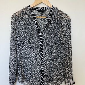 White House Black Market Floral Ruffle Blouse XXS Zebra Trim